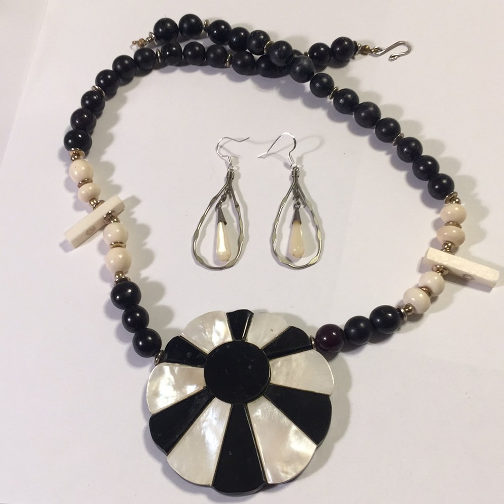 Vintage Lee Sands abalone necklace earrings